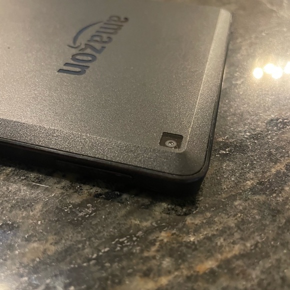 Amazon Kindle Fire kids and comes with charger and case - Picture 2 of 8